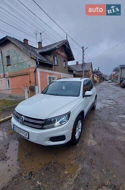 Позашляховик / Кросовер Volkswagen Tiguan 2015 в Чернівцях