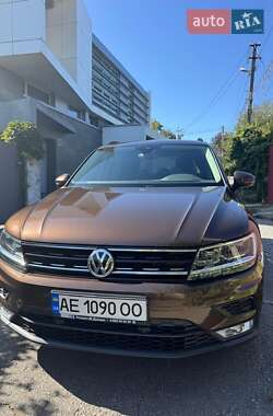 Позашляховик / Кросовер Volkswagen Tiguan 2017 в Дніпрі
