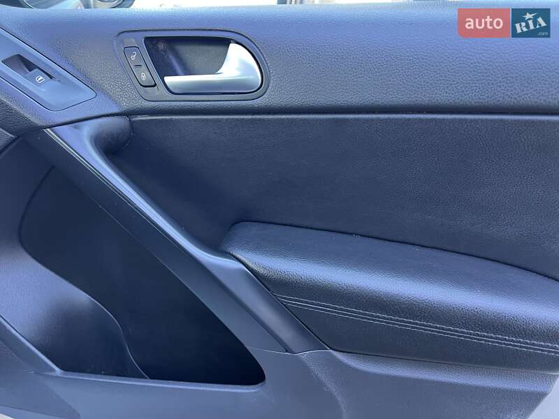 Внедорожник / Кроссовер Volkswagen Tiguan 2012 в Киеве