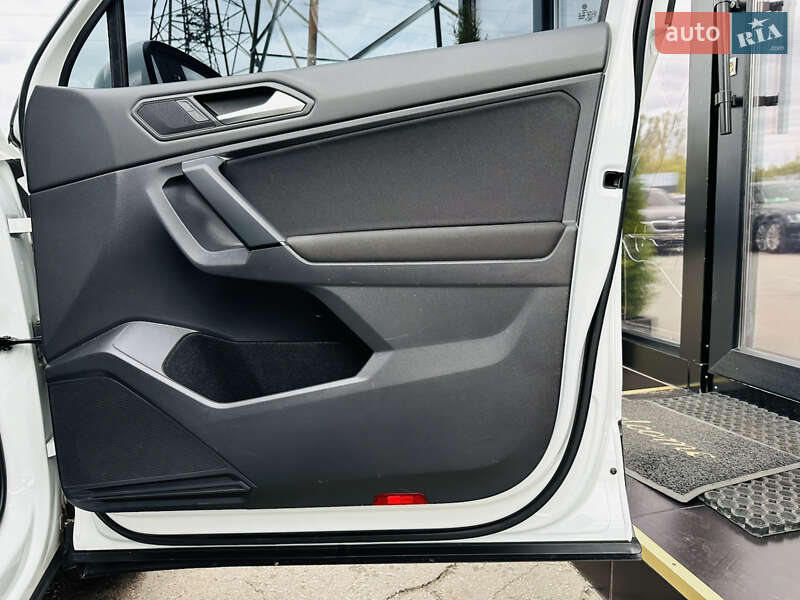 Внедорожник / Кроссовер Volkswagen Tiguan 2018 в Харькове фото 26 Внедорожник / Кроссовер Volkswagen Tiguan 2018 в Харькове