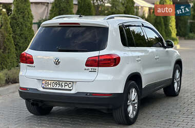 Внедорожник / Кроссовер Volkswagen Tiguan 2013 в 