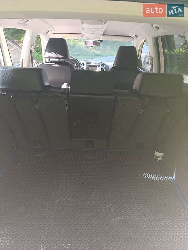 Внедорожник / Кроссовер Volkswagen Tiguan 2010 в Черновцах