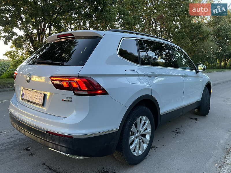 Внедорожник / Кроссовер Volkswagen Tiguan 2018 в Владимире