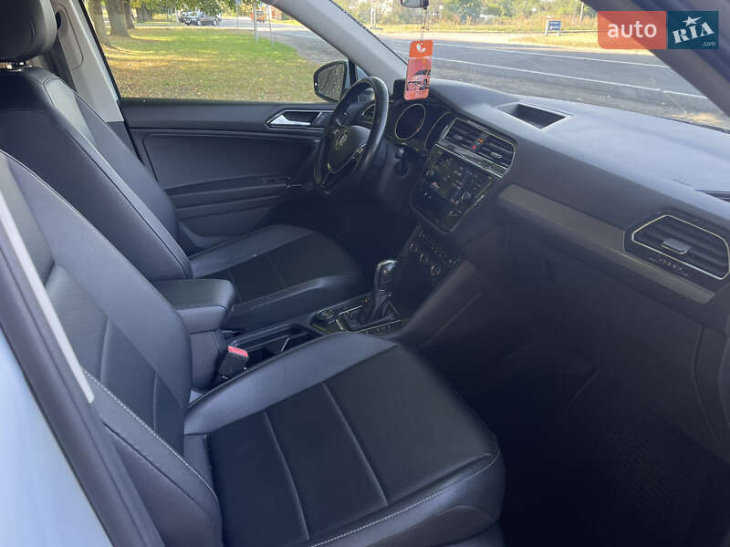 Внедорожник / Кроссовер Volkswagen Tiguan 2018 в Владимире