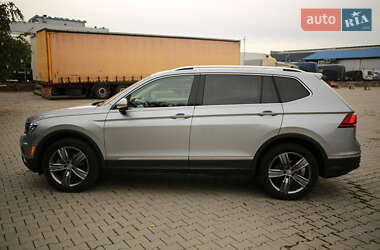 Внедорожник / Кроссовер Volkswagen Tiguan 2019 в 