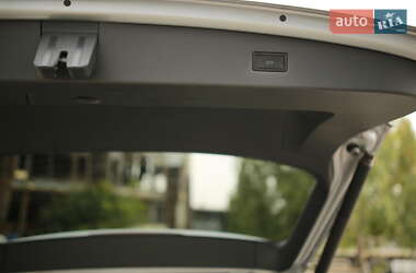 Внедорожник / Кроссовер Volkswagen Tiguan 2019 в 