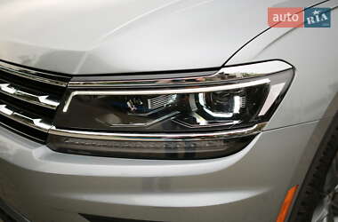 Внедорожник / Кроссовер Volkswagen Tiguan 2019 в 
