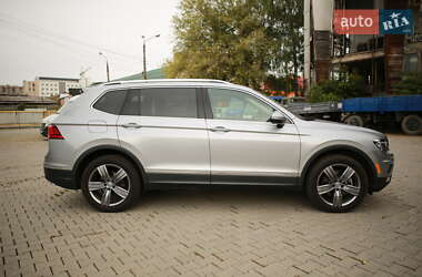 Внедорожник / Кроссовер Volkswagen Tiguan 2019 в 