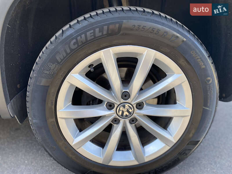 Позашляховик / Кросовер Volkswagen Tiguan 2017 в Києві