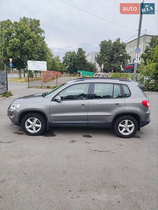 Позашляховик / Кросовер Volkswagen Tiguan 2009 в Чернігові