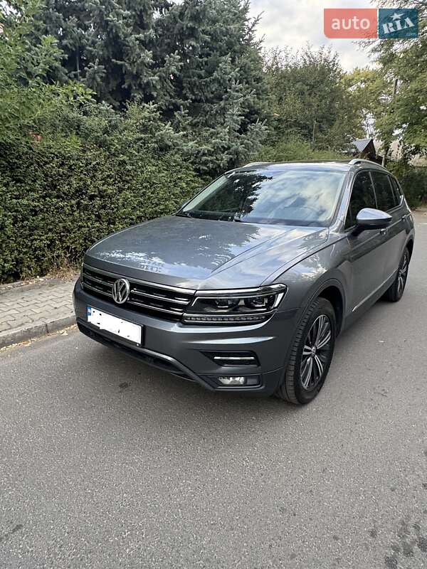 Внедорожник / Кроссовер Volkswagen Tiguan 2018 в Днепре фото 4 Внедорожник / Кроссовер Volkswagen Tiguan 2018 в Днепре
