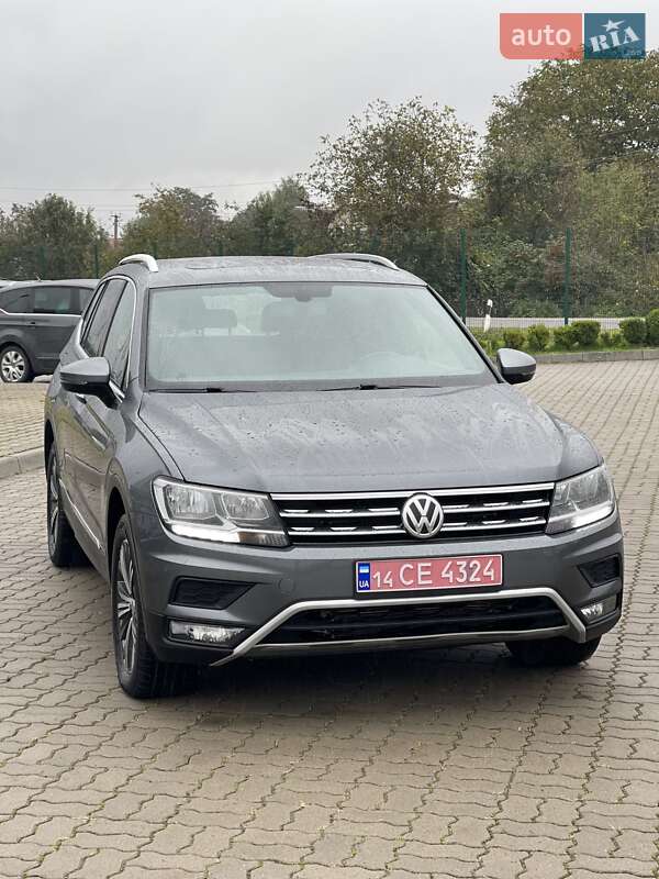 Позашляховик / Кросовер Volkswagen Tiguan 2017 в Львові
