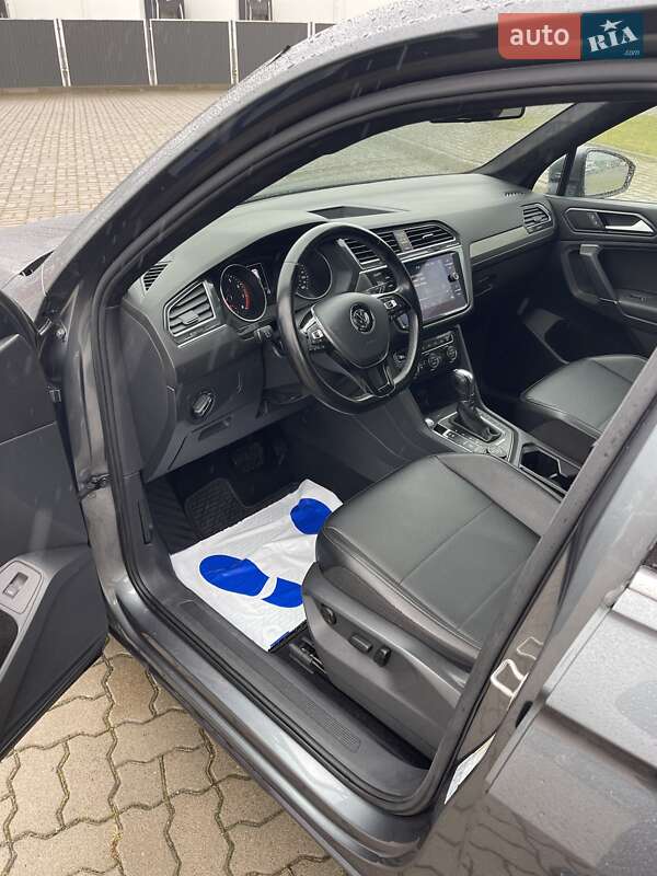 Позашляховик / Кросовер Volkswagen Tiguan 2017 в Львові
