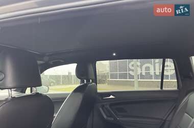 Внедорожник / Кроссовер Volkswagen Tiguan 2017 в 