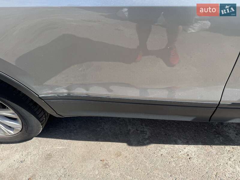 Внедорожник / Кроссовер Volkswagen Tiguan 2019 в Львове