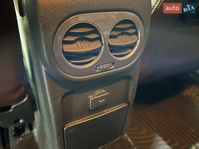 Позашляховик / Кросовер Volkswagen Tiguan 2016 в Одесі