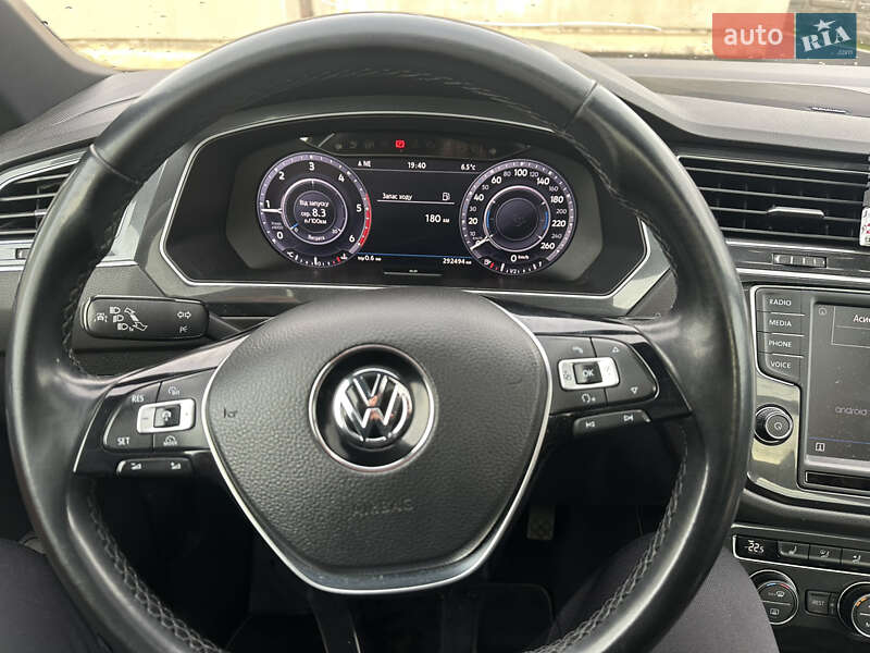 Внедорожник / Кроссовер Volkswagen Tiguan 2016 в Коростене