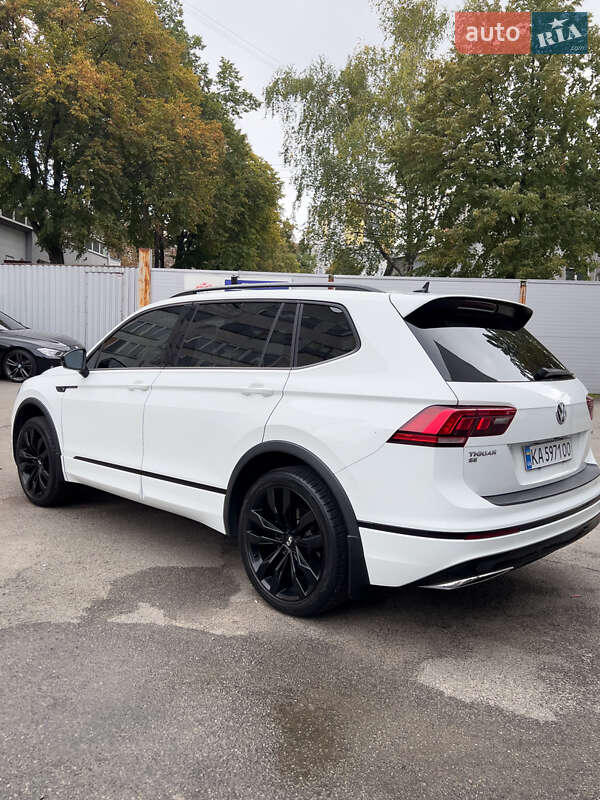 Внедорожник / Кроссовер Volkswagen Tiguan 2021 в Киеве