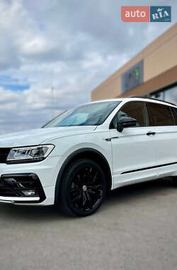 Внедорожник / Кроссовер Volkswagen Tiguan 2019 в Днепре