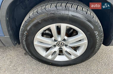 Внедорожник / Кроссовер Volkswagen Tiguan 2016 в 