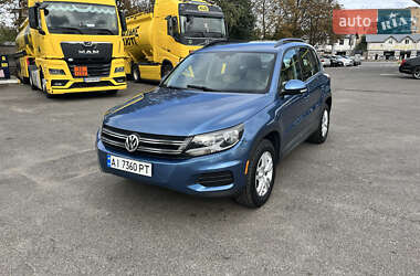 Внедорожник / Кроссовер Volkswagen Tiguan 2016 в 