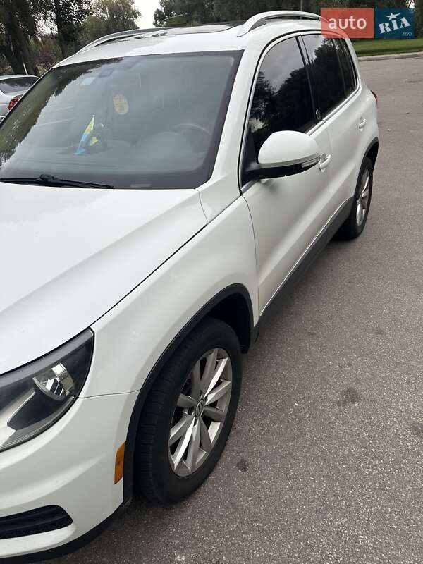 Внедорожник / Кроссовер Volkswagen Tiguan 2016 в Борисполе