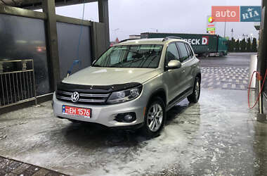Внедорожник / Кроссовер Volkswagen Tiguan 2015 в Львове