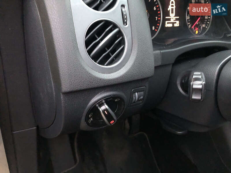 Внедорожник / Кроссовер Volkswagen Tiguan 2015 в Львове