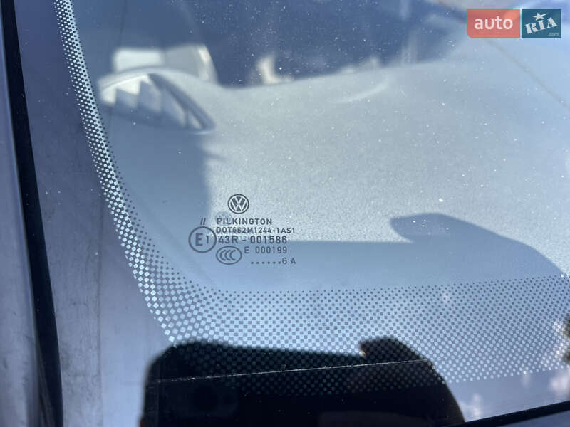 Внедорожник / Кроссовер Volkswagen Tiguan 2016 в Ужгороде