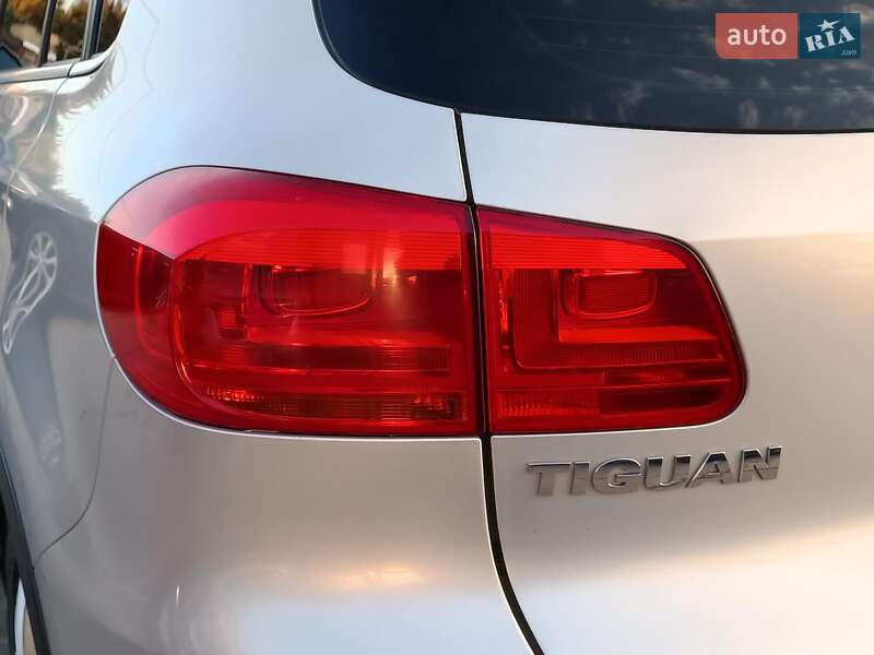 Внедорожник / Кроссовер Volkswagen Tiguan 2012 в Харькове