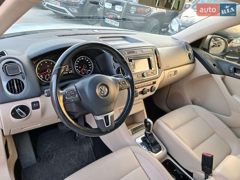 Внедорожник / Кроссовер Volkswagen Tiguan 2012 в Харькове