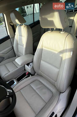 Внедорожник / Кроссовер Volkswagen Tiguan 2010 в 