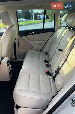 Внедорожник / Кроссовер Volkswagen Tiguan 2010 в 