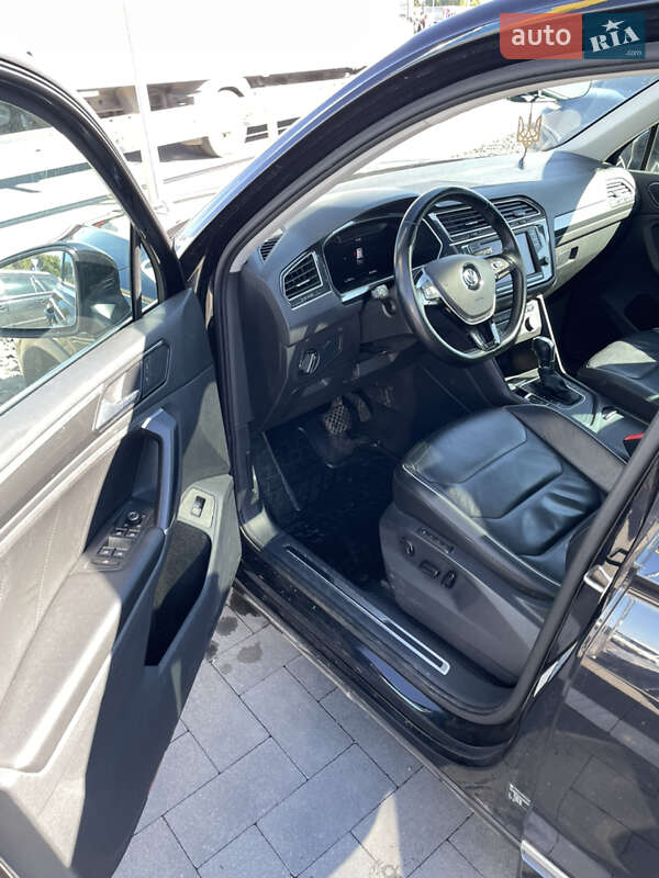 Внедорожник / Кроссовер Volkswagen Tiguan 2016 в Луцке