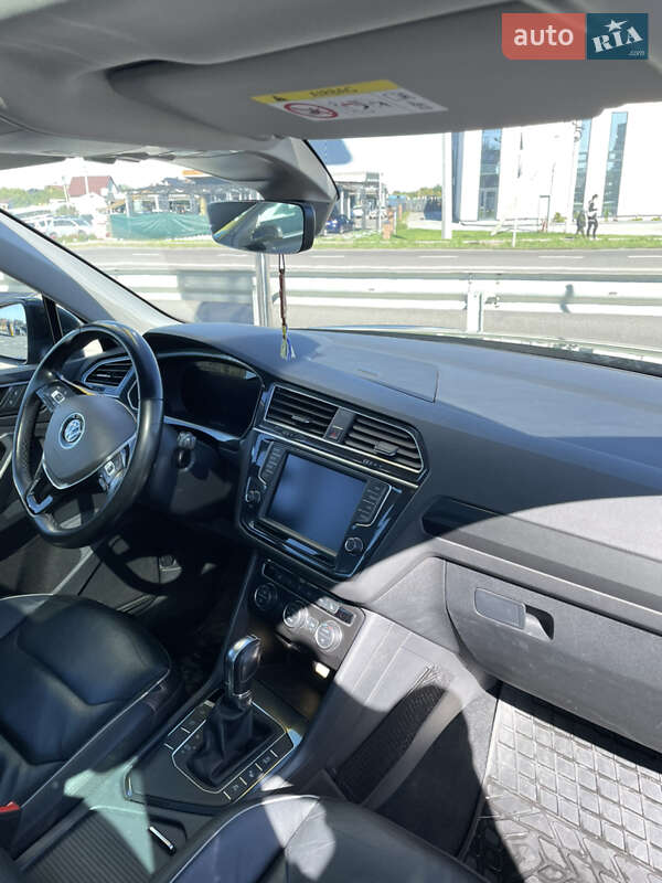 Внедорожник / Кроссовер Volkswagen Tiguan 2016 в Луцке