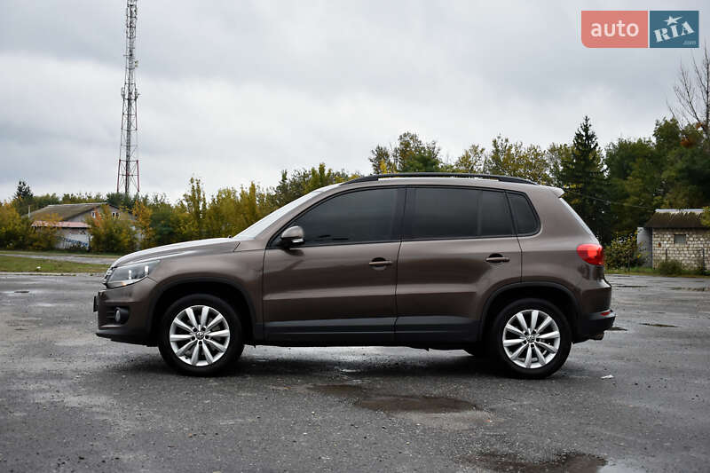 Внедорожник / Кроссовер Volkswagen Tiguan 2012 в Хмельницком