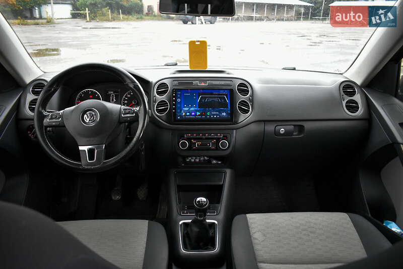 Внедорожник / Кроссовер Volkswagen Tiguan 2012 в Хмельницком
