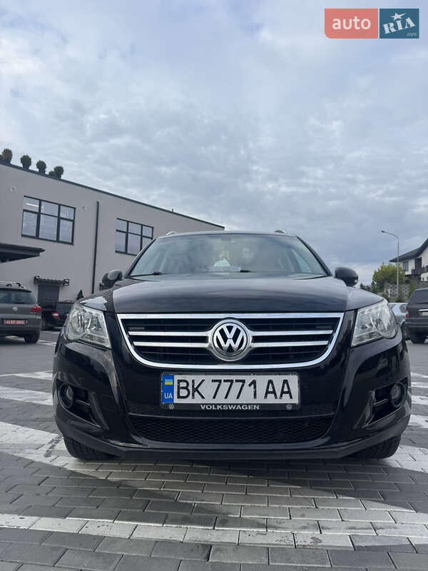 Внедорожник / Кроссовер Volkswagen Tiguan 2009 в Ровно