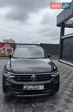Внедорожник / Кроссовер Volkswagen Tiguan 2023 в Хмельницком