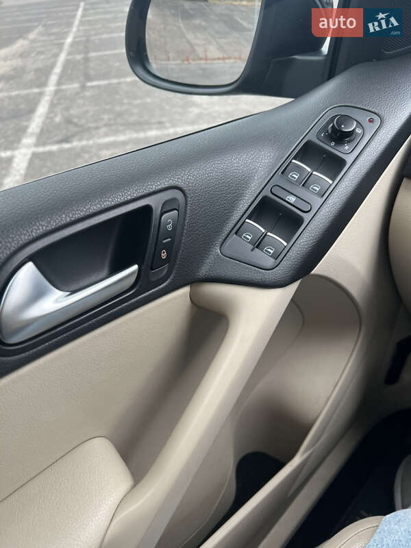 Внедорожник / Кроссовер Volkswagen Tiguan 2013 в Киеве
