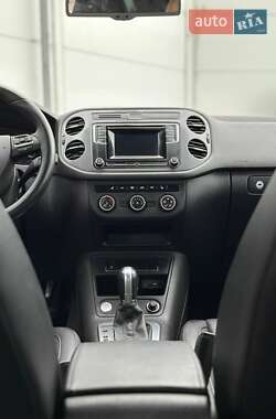 Внедорожник / Кроссовер Volkswagen Tiguan 2016 в 