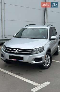Внедорожник / Кроссовер Volkswagen Tiguan 2016 в 