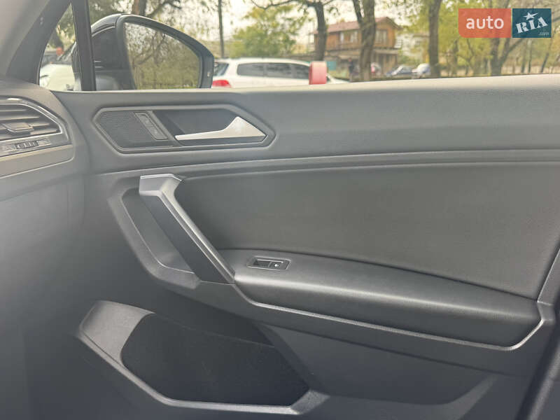 Внедорожник / Кроссовер Volkswagen Tiguan 2020 в Одессе