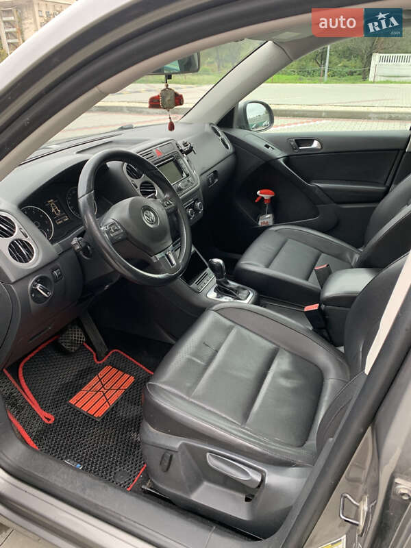 Внедорожник / Кроссовер Volkswagen Tiguan 2010 в Теофиполе