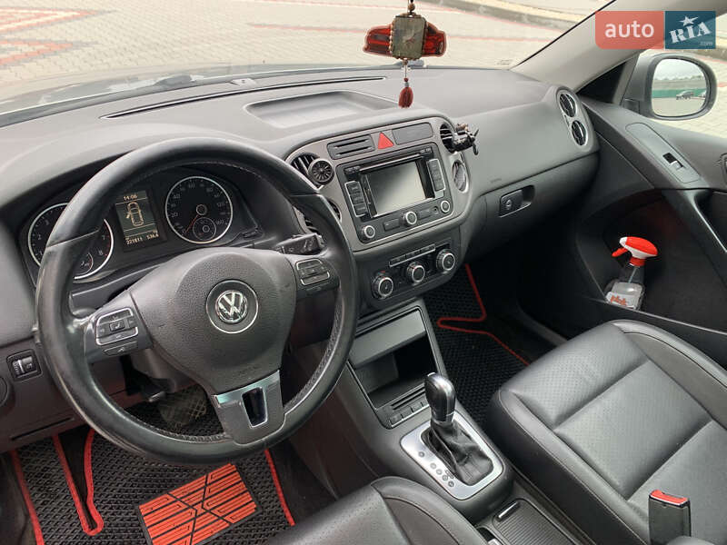 Внедорожник / Кроссовер Volkswagen Tiguan 2010 в Теофиполе