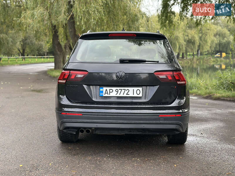 Внедорожник / Кроссовер Volkswagen Tiguan 2017 в Ровно