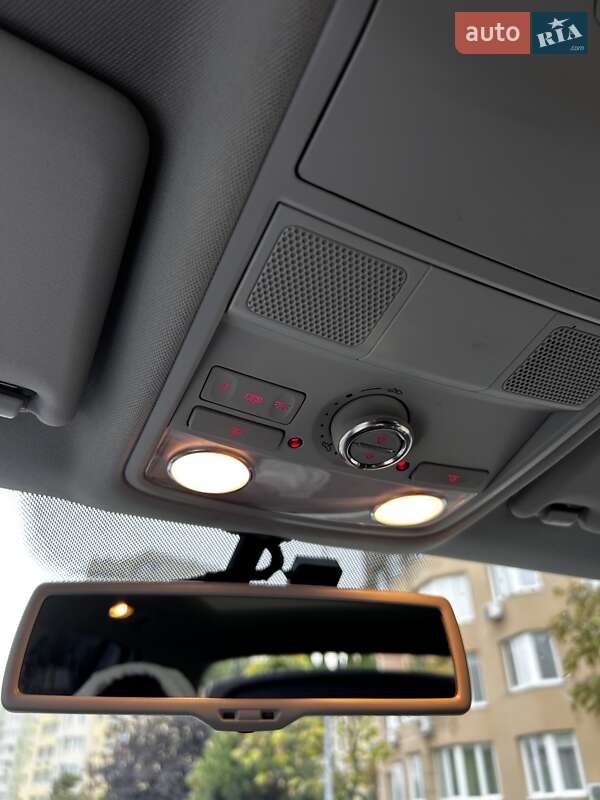 Позашляховик / Кросовер Volkswagen Tiguan 2015 в Києві