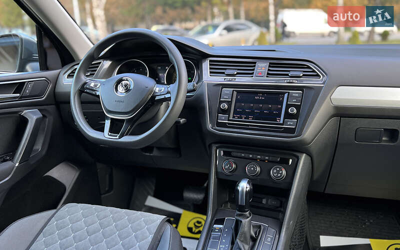 Внедорожник / Кроссовер Volkswagen Tiguan 2018 в Львове
