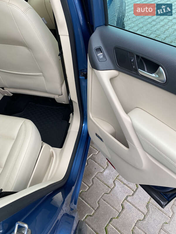 Позашляховик / Кросовер Volkswagen Tiguan 2017 в Львові