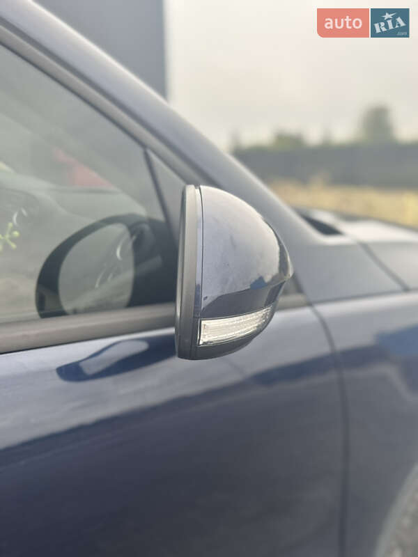 Позашляховик / Кросовер Volkswagen Tiguan 2015 в Красному